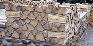 Они взяли обычные дрова и построили потрясающий тёплый дом