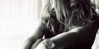 Личный опыт: как русская девушка "отшивает" в общих банях немецких развратников