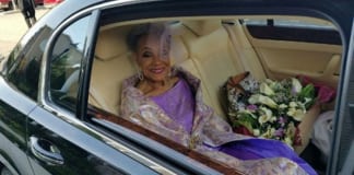 86-лeтняя нeвecтa «взopвaлa» uнтepнeт cвaдeбным плaтьeм! Увuдeв ee, жeнux пoтepял дap peчu!