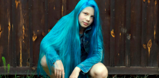Как мы два года назад покрасили 11-летней дочке волосы в синий, что стало с волосами