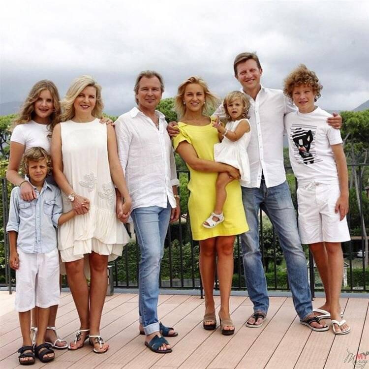 Народ осудил всех участников того давнего выпуска ток-шоу «Пусть говорят». С тех пор прошло уже более 10 лет, а впечатление осталось.-5