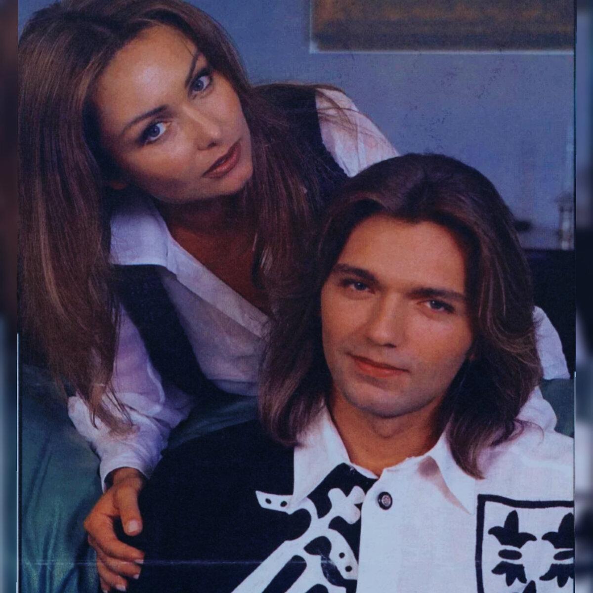 Я удивляюсь нашим двойным стандартам, товарищи. Ушел мужчина от старой жены к новой - плохой человек. Не уходит - значит, жена плохая, держит его чем-то. Или за что-то.-2