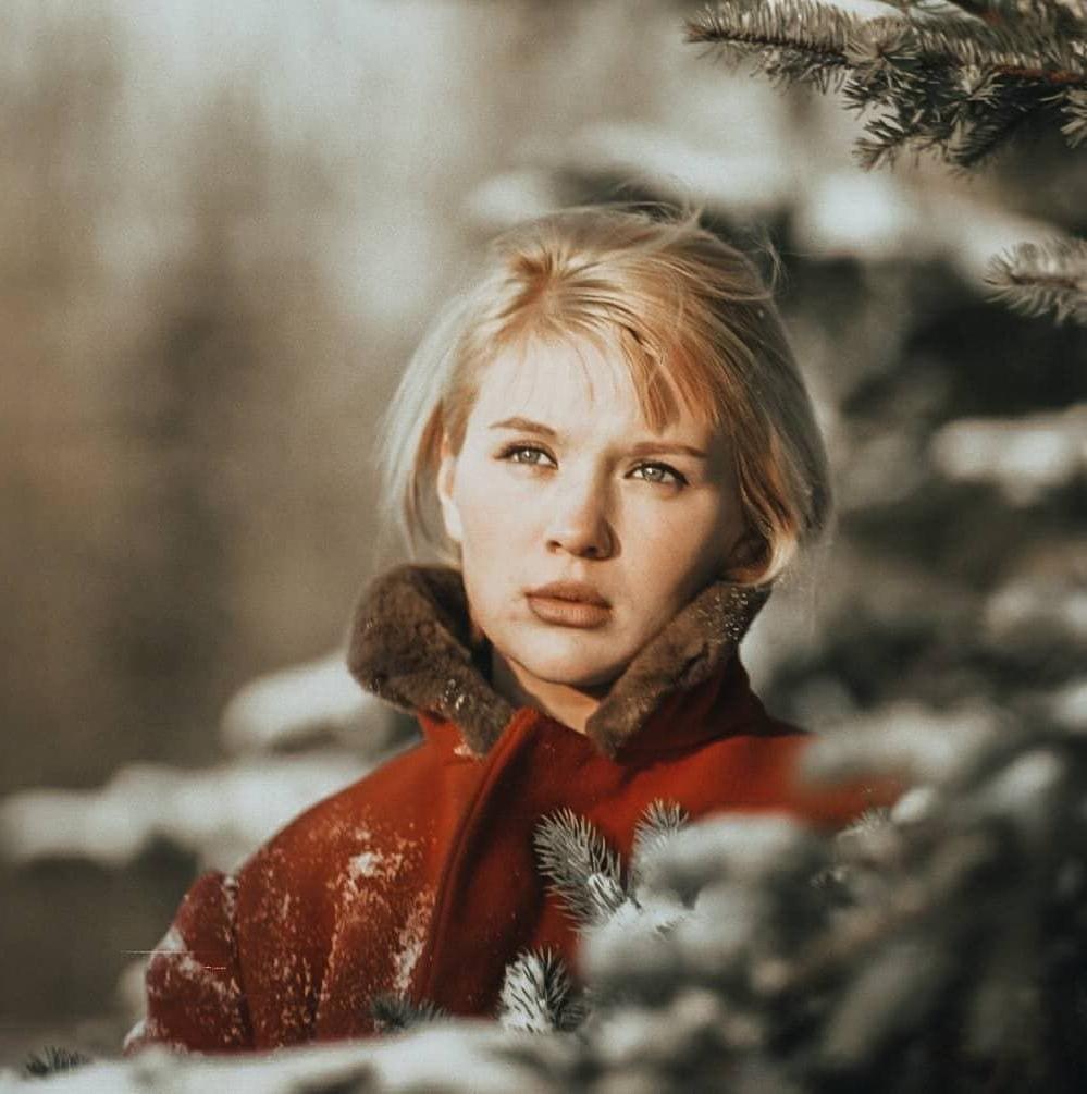 Галина Польских, действительно, в юности была очень миловидна.