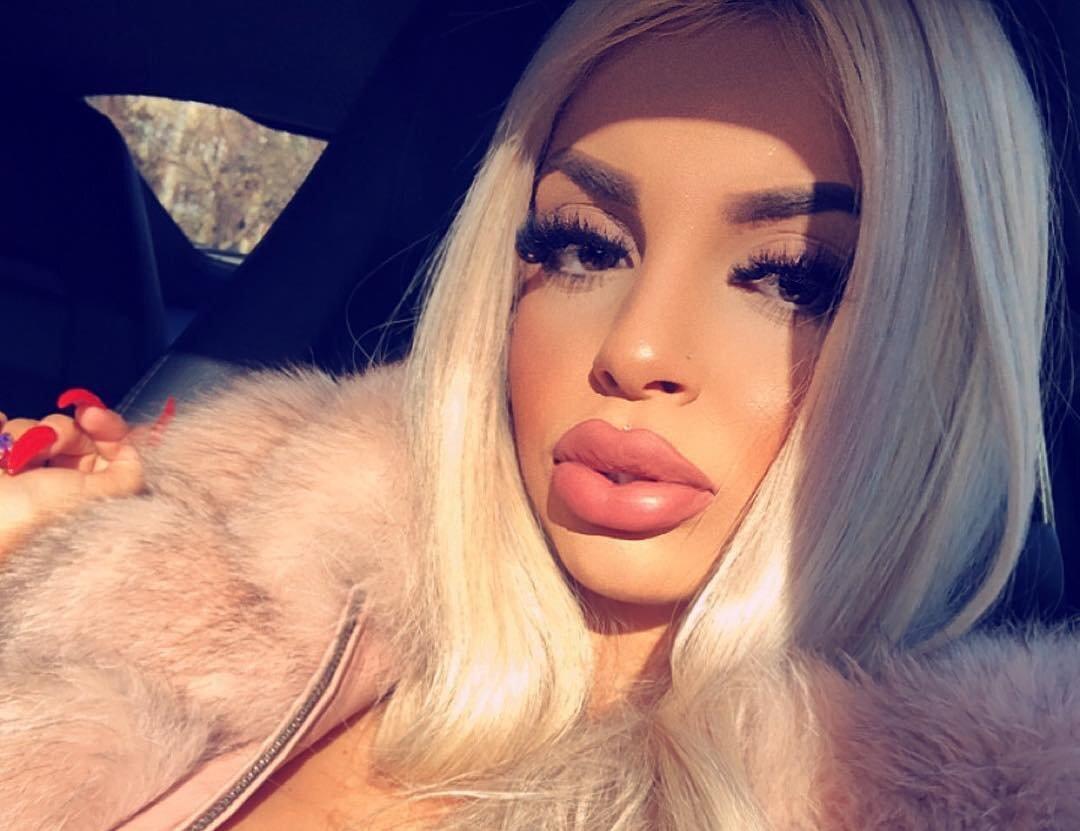 Когда я жила еще в хостеле на проспекте Мира, к нам поселилась беженка.