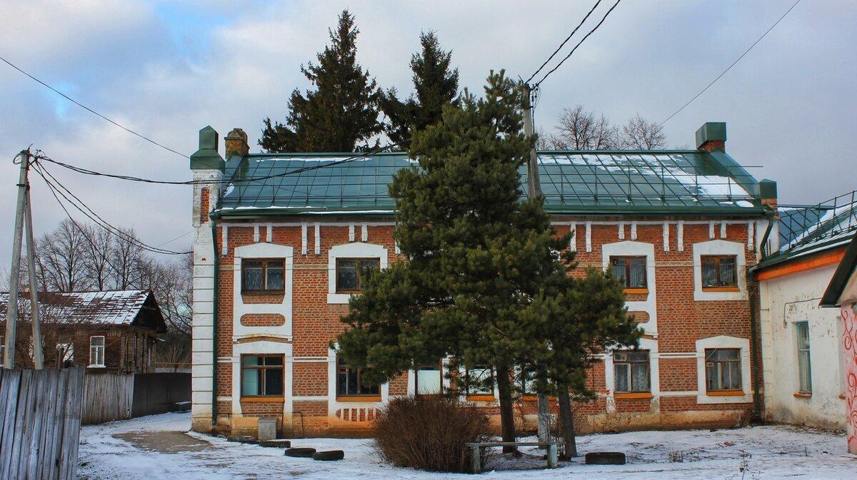 Как бы наши власти не старались повысить рождаемость, повышая материнский капитал, тем не менее, ежегодно население нашей страны сокращается в среднем на 400 тысяч человек.-3-3