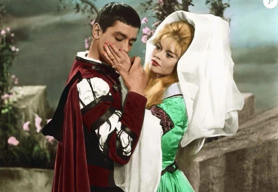 Бриджит Бардо в роли Ангесс Бернауэр в фильме "Знаменитые любовные истории"