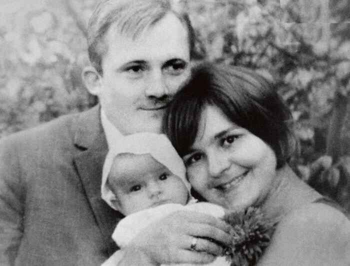 24 августа исполнилось уже 15 лет, как ушел из жизни народный артист России Виктор Павлов. Больше ста семидесяти ролей в кино, десятки лет служения в разных столичных театрах.-7