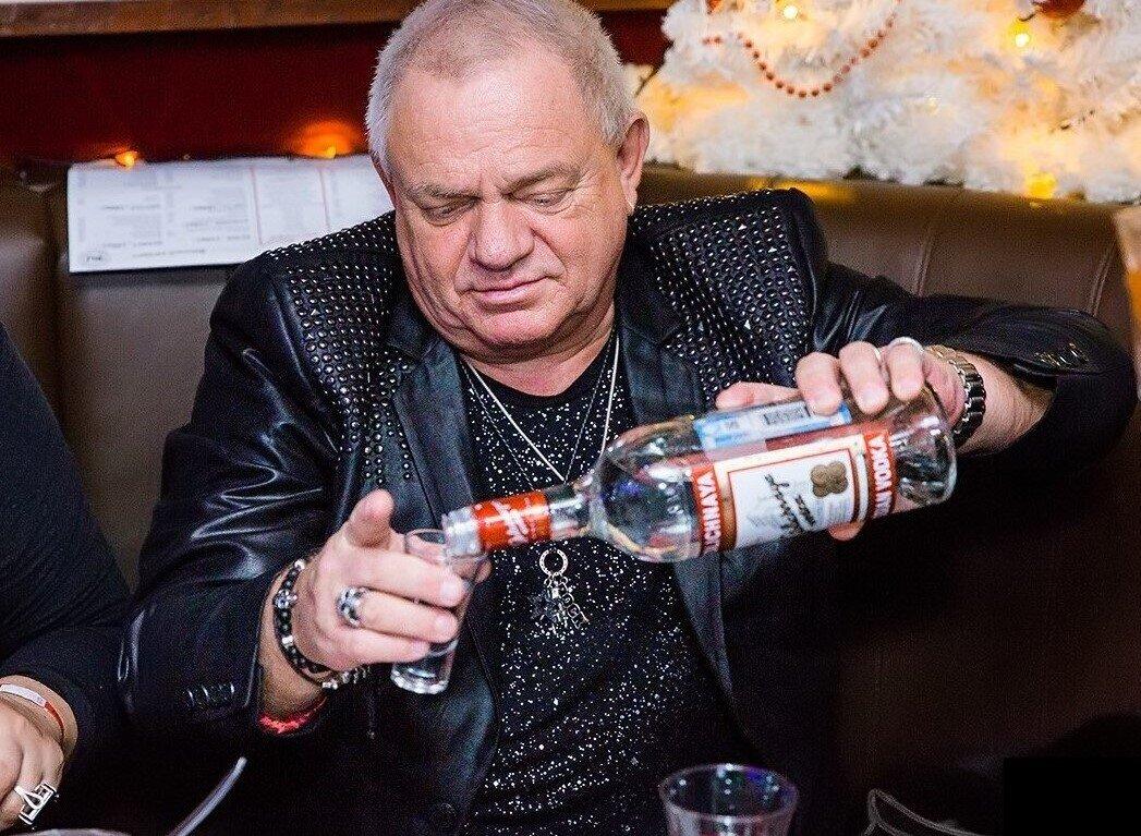 Как часто вы пьете крепкий алкоголь? Один, два или может быть несколько раз в неделю? По сути, это индивидуальный процесс.