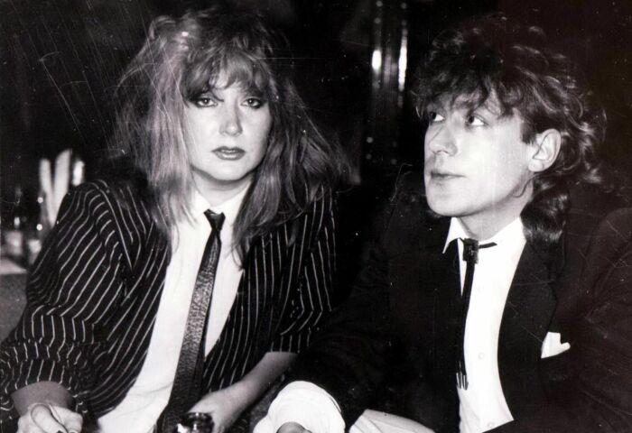 Она готова была гулять с Кузьминым сутки напролёт, могла веселиться до утра, а после бессонной ночи отправиться на студию записываться, на репетицию или даже концерт.