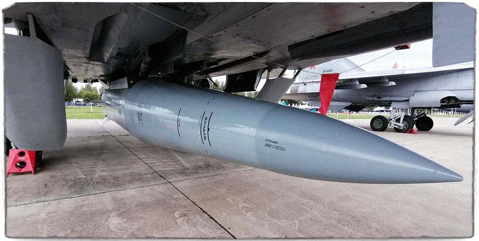 Источник: pics.livejournal.com. Как небольшой вывод - "Кинжал" доказал свою фактическую несбиваемость, нанося удары по самым серьёзным целям. Уйти от него фактически невозможно, так как летит он на максимальную дистанцию менее 10 минут, а видео пролёта такого боеприпаса вызывают неподдельные эмоции. Тем не менее, уже довольно давно его не применяют, несмотря на колоссальный успех. В чём же причина?