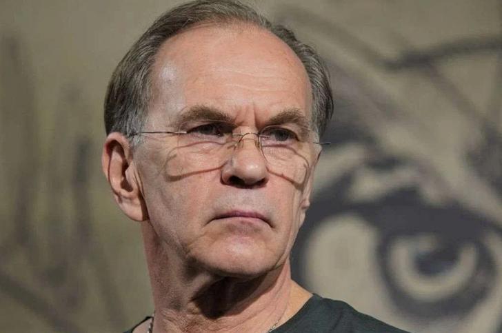 Известный российский актер Алексей Гуськов на протяжении 35 лет брака был счастлив в союзе с красавицей-актрисой Лидией Вележевой.