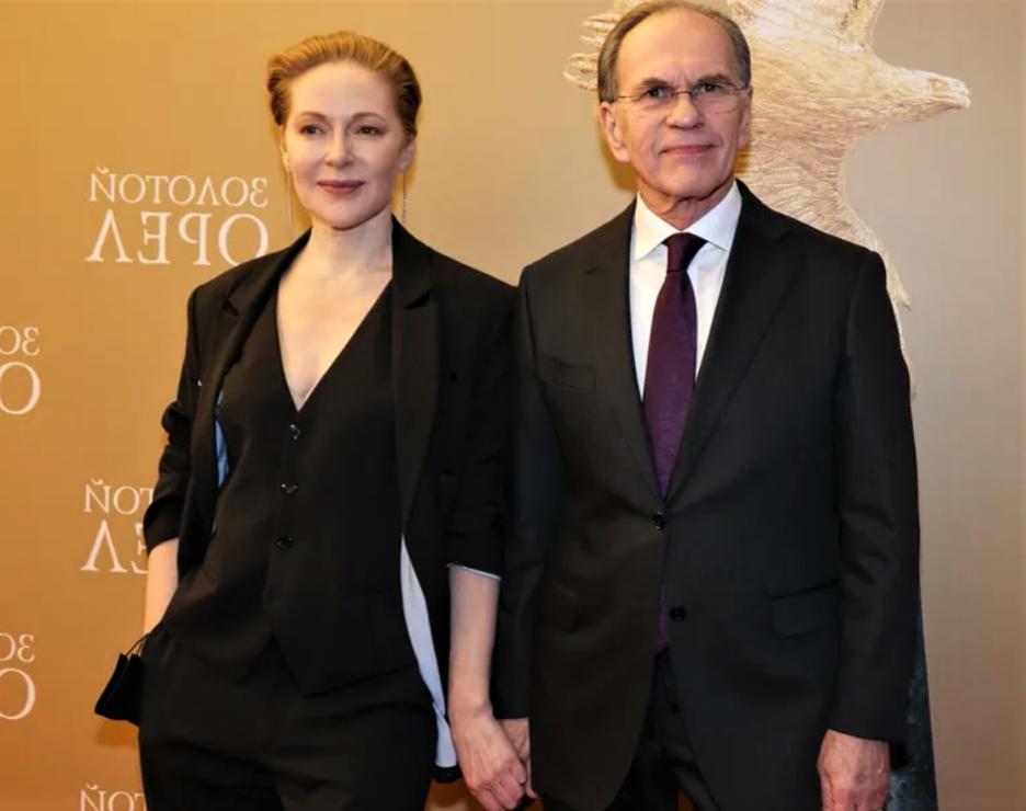 Известный российский актер Алексей Гуськов на протяжении 35 лет брака был счастлив в союзе с красавицей-актрисой Лидией Вележевой.-3