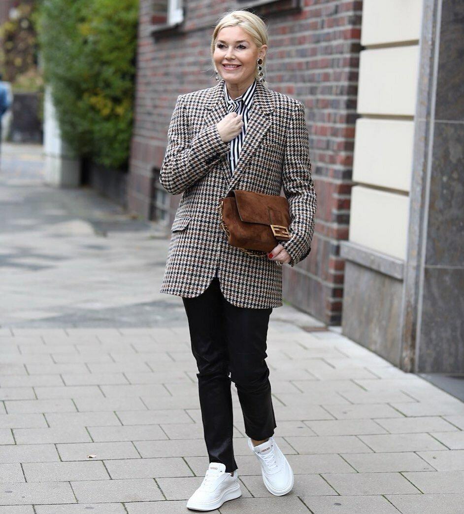 Эвелина Хромченко, пожалуй, самый известный модный эксперт, которая уже «спасла» ни один женский гардероб.-9