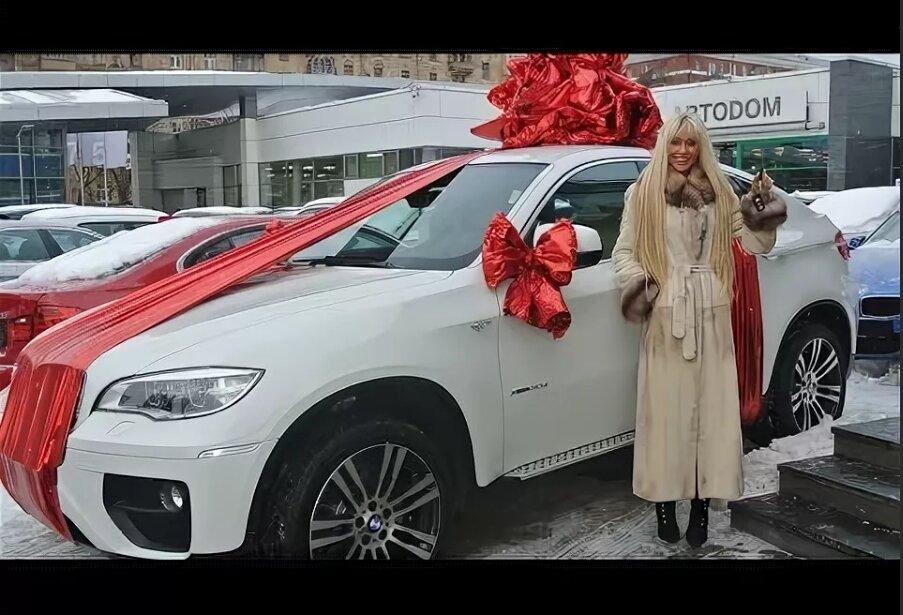 Пик стабильности в нашей стране. Доллар по 26 рублей. Евро по 34 рубля. В 2006 году Россия взлетает на пик политической мощи, она впервые в истории принимает G8.-3