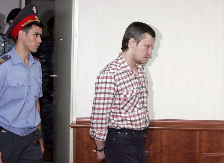 Пик стабильности в нашей стране. Доллар по 26 рублей. Евро по 34 рубля. В 2006 году Россия взлетает на пик политической мощи, она впервые в истории принимает G8.-5