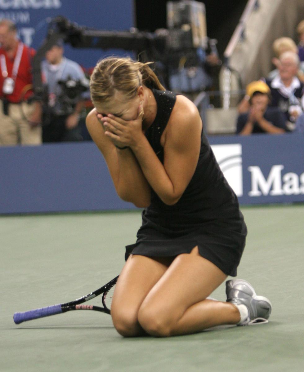 Пик стабильности в нашей стране. Доллар по 26 рублей. Евро по 34 рубля. В 2006 году Россия взлетает на пик политической мощи, она впервые в истории принимает G8.-7