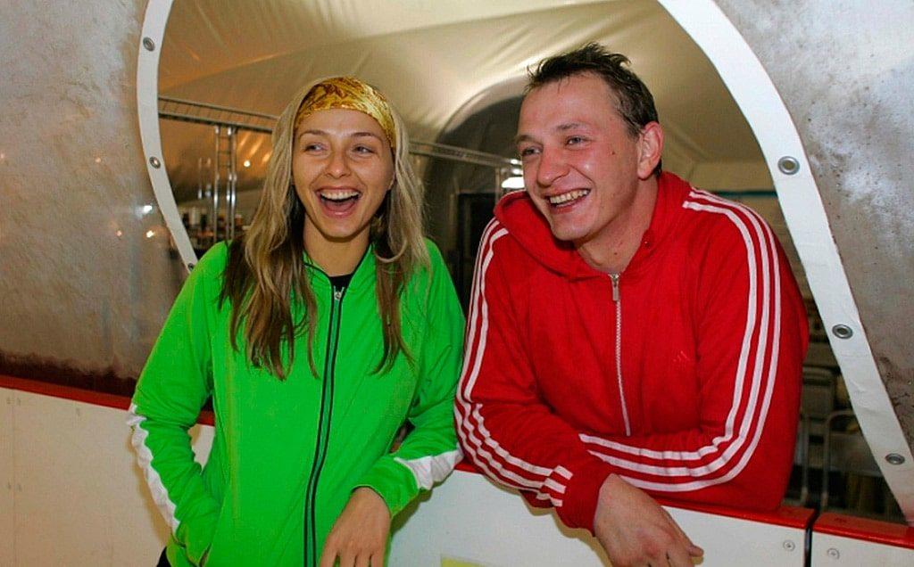 Пик стабильности в нашей стране. Доллар по 26 рублей. Евро по 34 рубля. В 2006 году Россия взлетает на пик политической мощи, она впервые в истории принимает G8.-11