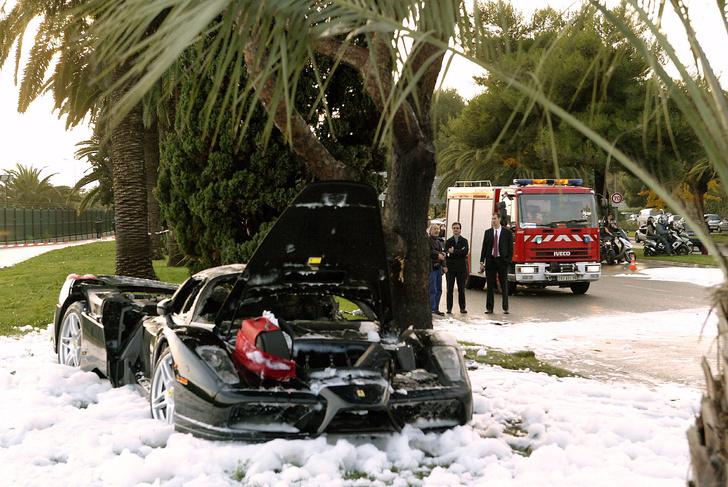 Та самая Феррари, в которой произошла трагедия.