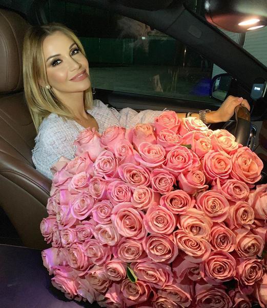 Возраст не только не испортил внешность певицы – она, напротив, стала краше с годами.