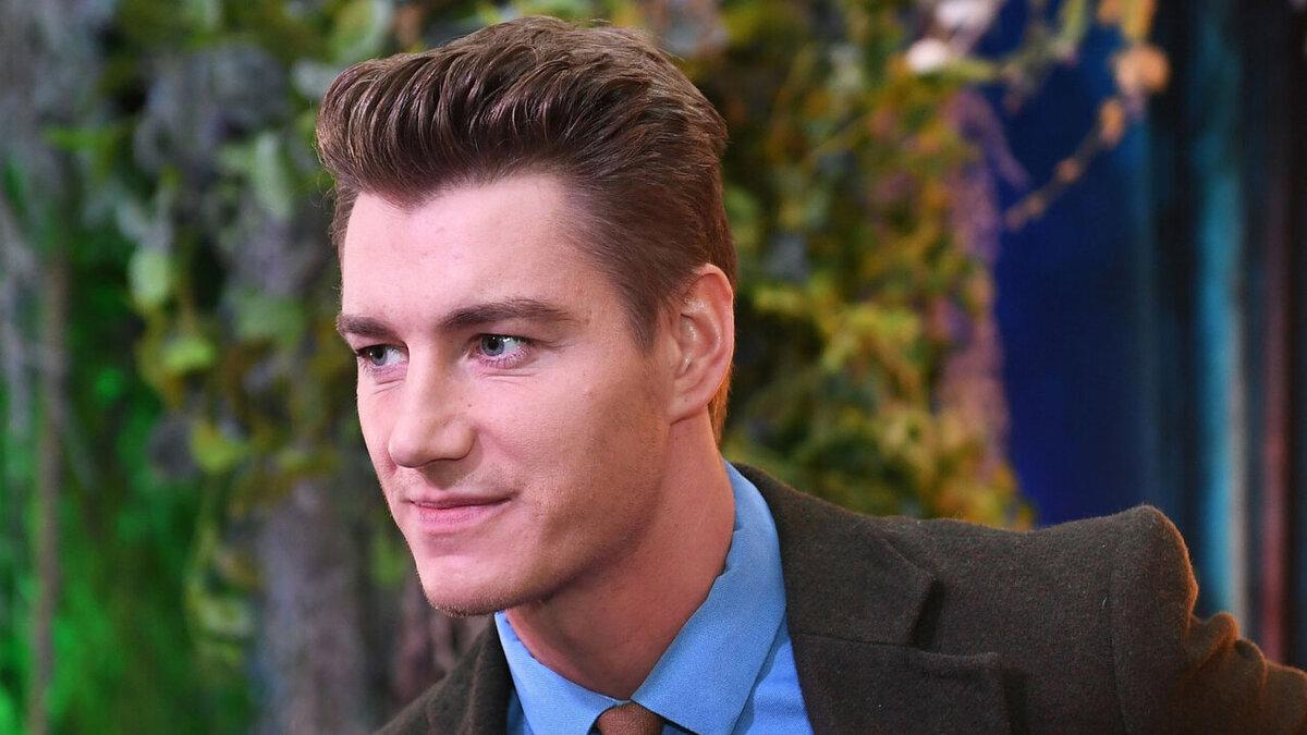 А ведь со стороны актер, музыкант Алексей Воробьев может показаться весьма позитивным и правильным парнем.-3