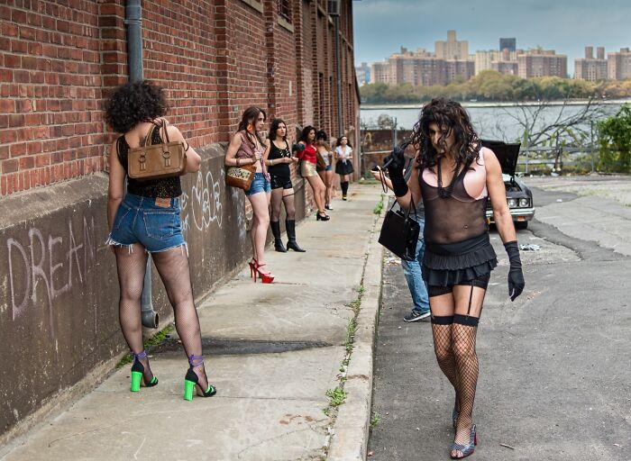 Пол Кессель, проживающий в Нью-Йорке, открыл для себя новый увлекательный мир фотографий, записавшись на курс для начинающих в Международном центре фотографии.-25