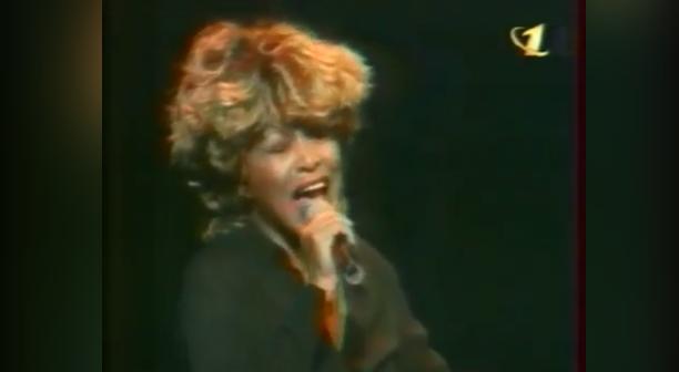 На 83-м году жизни мир покинула легенда. Женщина-ураган ― вдохновляющая, яркая, женщина, создавшая себя сама.-7