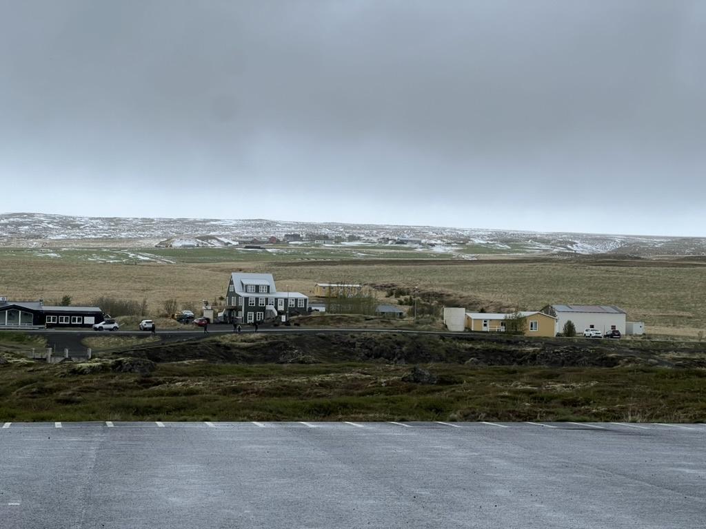 Для нас эти вещи странные, а вот для исландцев – просто часть повседневной жизни. Рассказываю, как и чем живут люди в одной из самых отдаленных и необычных стран мира, и что вызвало у меня удивление.-36