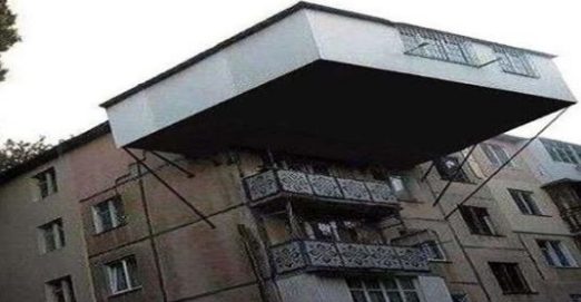Обнаглевшие соседи, которые расширили балкон вызвали протест в сети