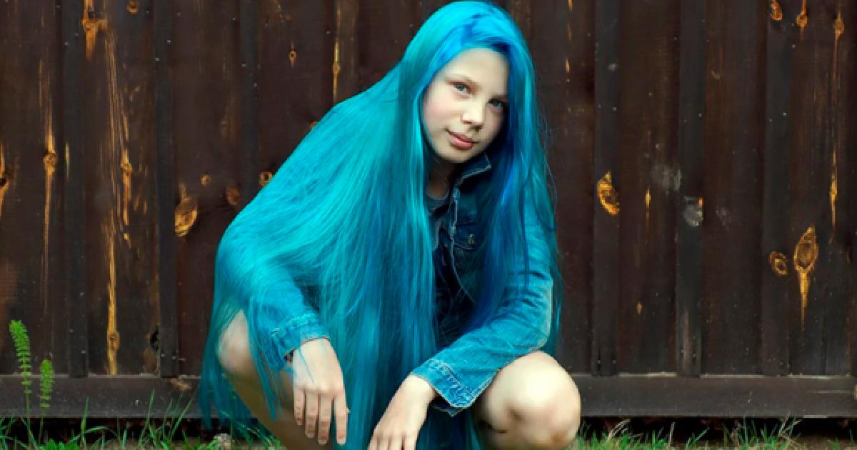 Как мы два года назад покрасили 11-летней дочке волосы в синий, что стало с волосами