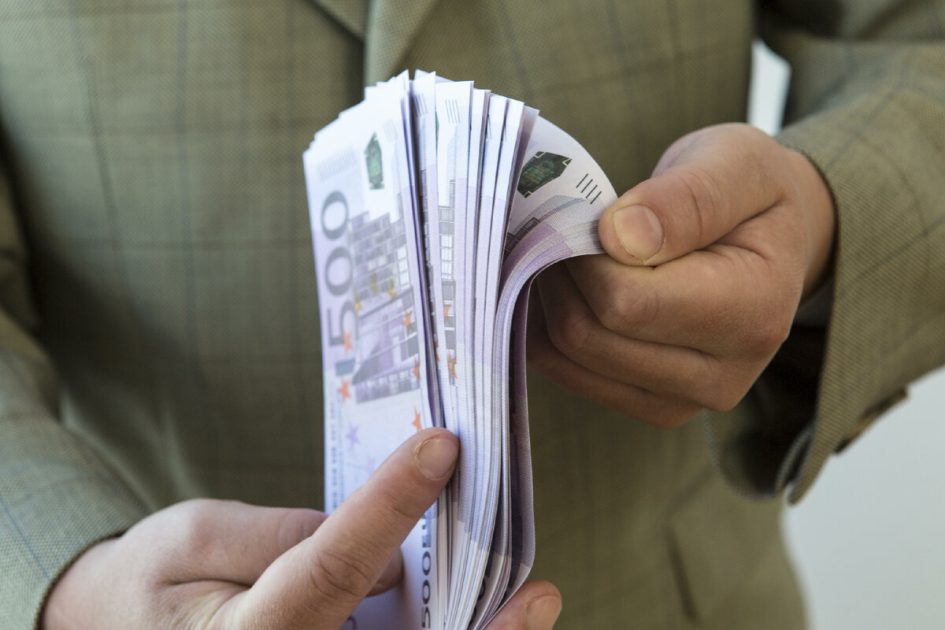 Выигранный в лотерею миллиард