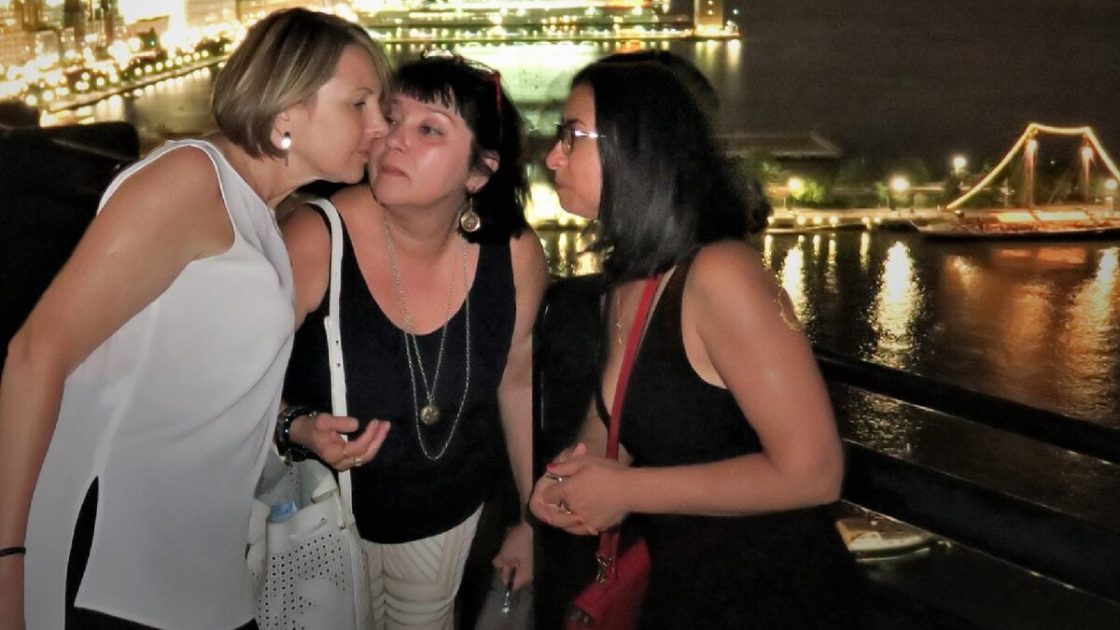 4 признака, по которым можно определить возраст женщины