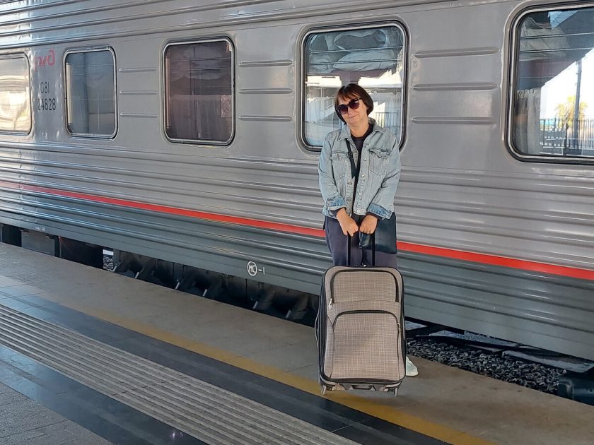 Как поступила хитрая пассажирка, когда ее попросили уступить нижнее место в купе поезда