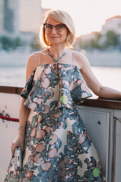 Три антитренда лета 2024. Но женщины в России одеты именно так