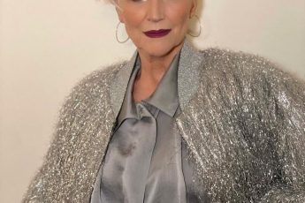 Как должна одеваться женщина в 73 года, чтобы ей завидовали даже молодые. Рассказываю на примере Мэй Маск