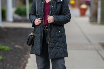 Цвета одежды, которые после 55 лет — табу. Подчёркивают морщины и старят