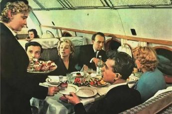 Единственная авиакомпания в России, которая бесплатно кормит по-царски даже на коротких рейсах