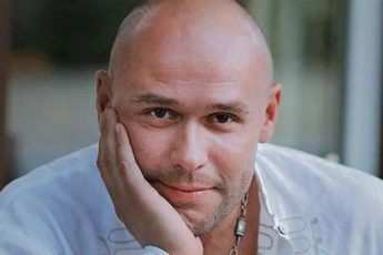 Максим Аверин. Болезнь, с которой живёт много лет. Мама стала его главной женщиной в жизни