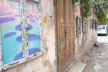 Очень хотим уехать из России, но шансов мало, так как нет накоплений.