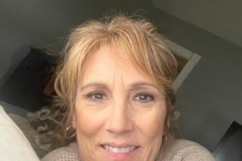 7 привычек, из-за которых женщины стареют быстрее и выглядят усталыми