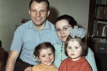 Потомки Гагарина. Как сложилась судьба детей и внуков первого космонавта