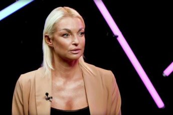 Анастасия Волочкова сменила образ и стала копией Аллы Пугачевой в молодости