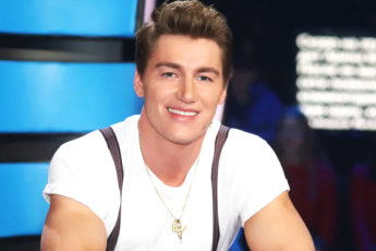 Особняк в США, 2 внебрачных сына и отказ от родной мамы. Как живет 36-летний актер и певец Алексей Воробьев