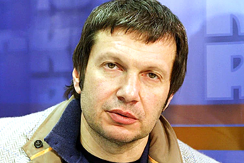 Женился на дочке Виктора Коклюшкина, стал отцом 8 детей. Почему Владимира Соловьёва критикуют за сына Даниила