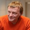 На чем ездит благодетельный Алексей Серебряков, который уехал жить в Канаду