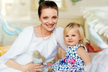 Павле 12 лет, растет копией папы. Как выглядит дочка актрисы Екатерины Вилковой от красавца Ильи Любимова