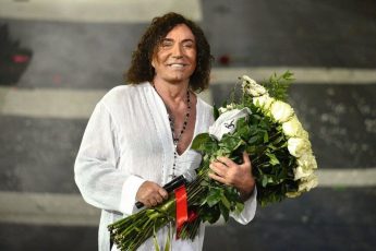 Отчего Валерий Леонтьев отказался от участия в «Песне года» и концертов в России