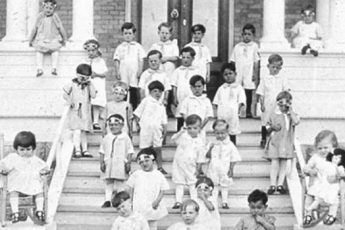 Страшная история сирот Дюплесси, которые нашли в себе силы рассказать правду спустя 50 лет