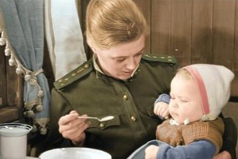 Как маленькая роль в «Офицерах» навсегда изменила жизнь брошенного младенца. Судьба малыша, который сыграл Ваню Трофимова