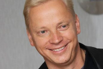 Потеря близких и роман со старшеклассницей, закончившийся браком: Жизнь Эрнеста Мацкявичюса, и кто жена обаятельного литовца?