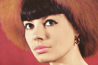 «Ребёнок мне не нужен! Я давно мечтала поехать в Монреаль на выставку». Яркая, но короткая жизнь советской легенды Регины Збарской